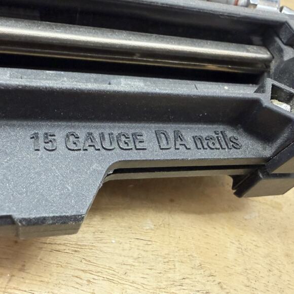 RIDGID R250AF15 15 Gauge DA Angled Finish Nailer Air Tool Used - Picture 6 of 9